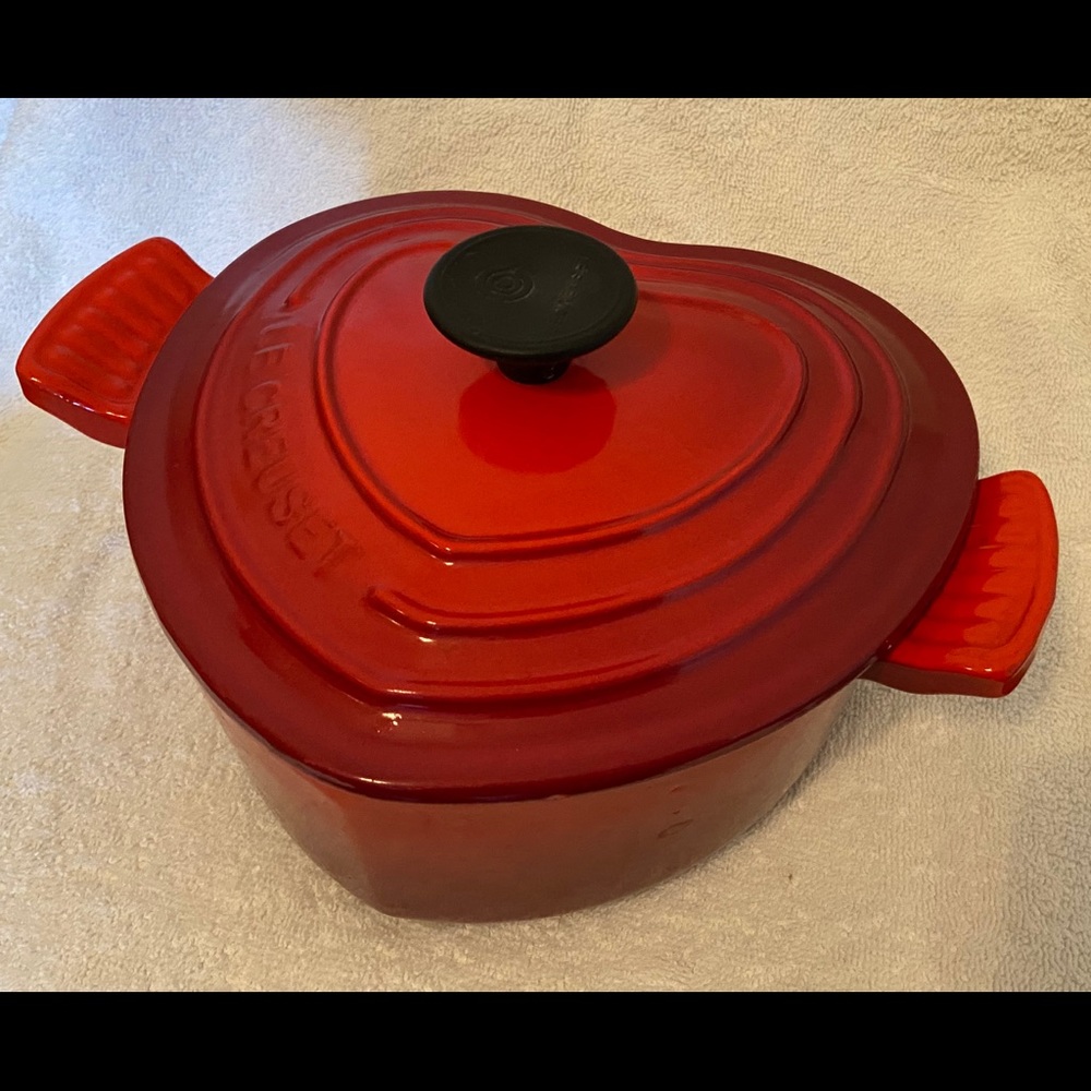 Le Creuset Cast Iron 2 Quart Casserole Pot